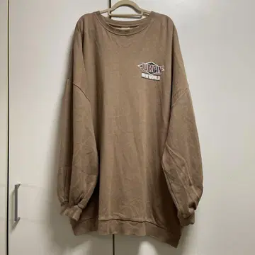 모카 브라운 긴팔 T셔츠
