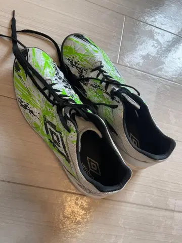 UMBRO(엄브로) 풋살화 UF2TJB03WG