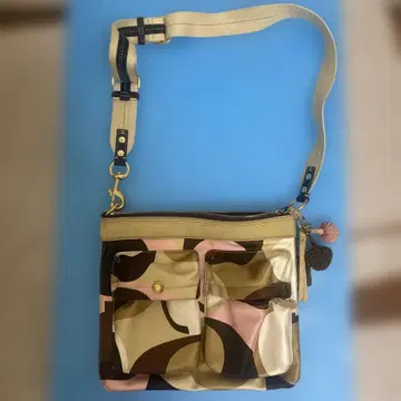 카모플라쥬 패턴 숄더백