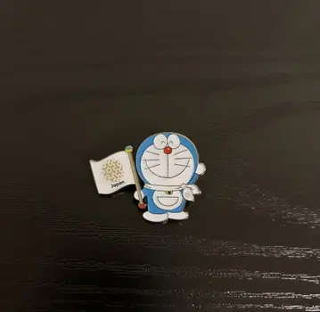 오사카 간사이 만박 회장 한정품 일본관 도라에몽 핀 배지