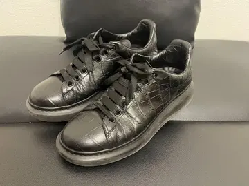 새상품급 Alexander Mcqueen 악어 무늬 스니커즈 블랙 27