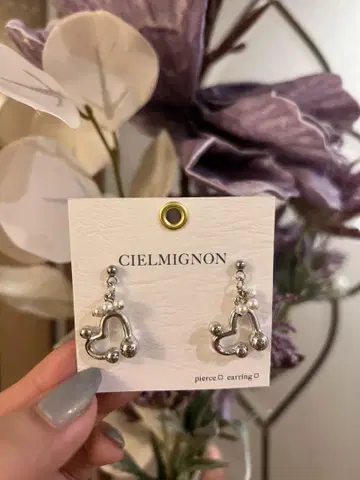 CIELMIGNON 하트형 메탈 귀걸이
