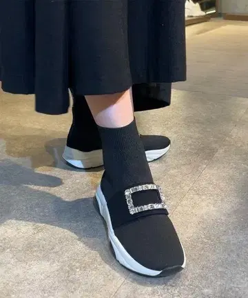 플러스 다이애나 크리스탈 버클 니트 스니커즈 부츠 22.5cm
