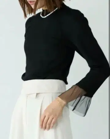 블랙 시스루 프릴 긴팔 상의