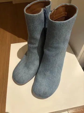 언그리드 데님 부츠