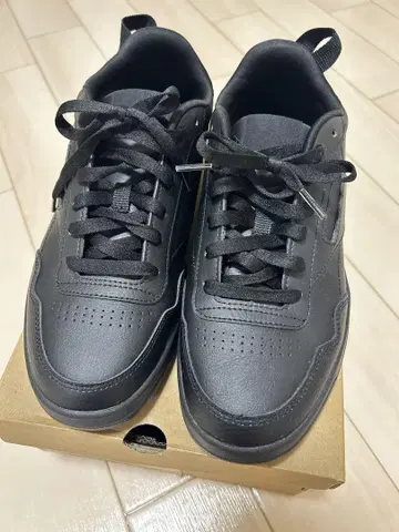 MUJI 무인양품 x 리복 블랙 코트 스니커즈 26.5cm
