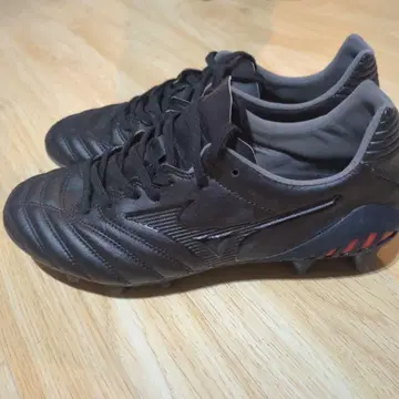 미즈노 축구화 블랙 스파이크 모나르시다 네오 23cm