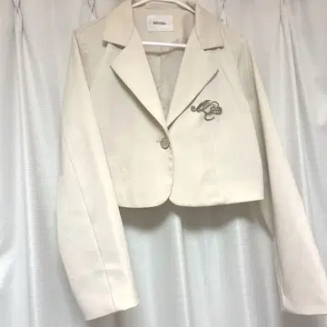 NICE CLAUP 아이보리 크롭 자켓 F