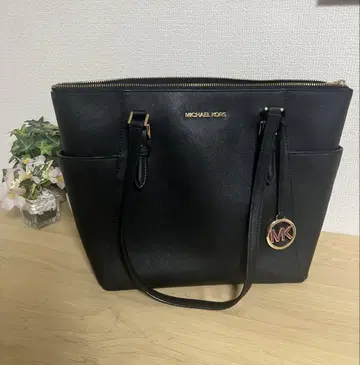 마이클코어스 샬롯 토트백 숄더백