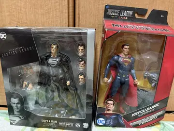 MAFEX 슈퍼맨 피규어 멀티버스 2체 세트