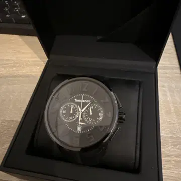Tendence 블랙 쿼츠 손목시계