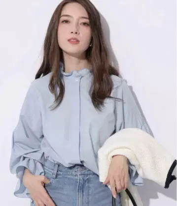 Apuweiser-riche 스탠드 프릴 블라우스 스카이블루 S