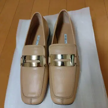 PELLICCO 베이지 로퍼