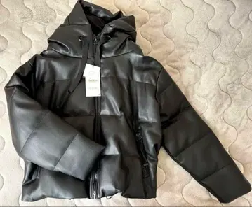 ZARA 블랙 페이크 가죽 자켓 S 다운 자켓
