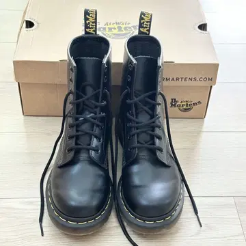 새상품급 Dr. Martens 8홀