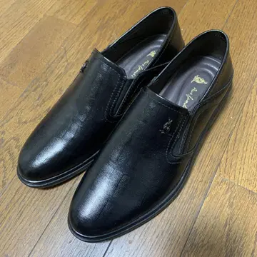 블랙 합성 피혁 슬립온 로퍼
