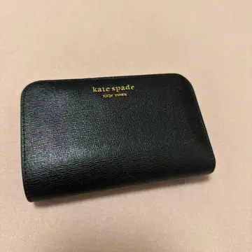 kate spade 이단 접이식 지갑 블랙