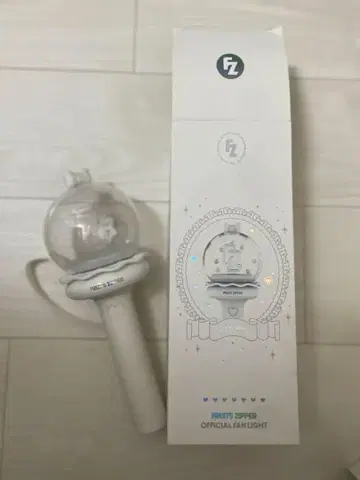 FRUITS ZIPPER OFFICIAL FAN LIGHT 화이트