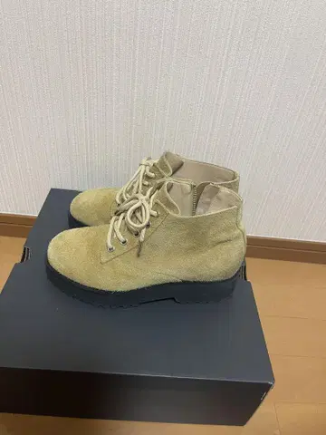 Simply complicated BIG STEPPER BOOTS
