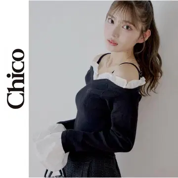 Chico 프릴 도킹 플레어 슬리브 니트 블랙