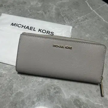새상품 MICHAEL KORS JET SET TRAVEL 장지갑