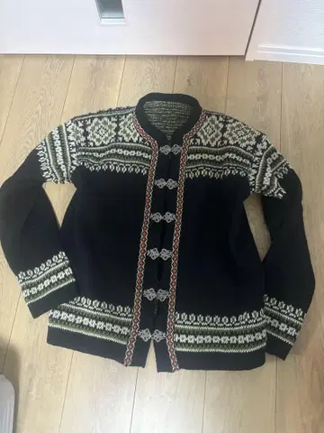빈티지 노르딕 가디건 금장 장식 북유럽 니트 70~80s