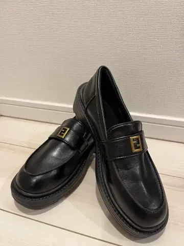 새상품 미사용 로퍼 골드 버클