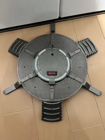 zdtoys 받침대 아이언맨
