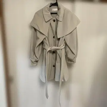 베이지 케이프 코트 PARK East