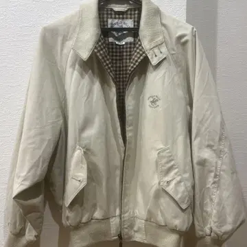 크림색 자켓 PORO CLUB