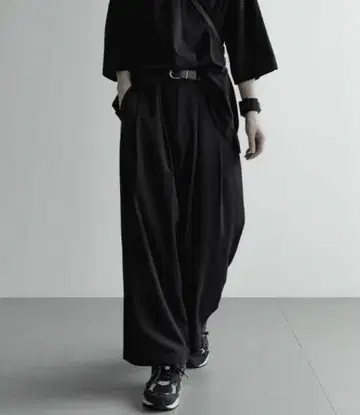 L 사이즈 loose double tuck wide PT 블랙