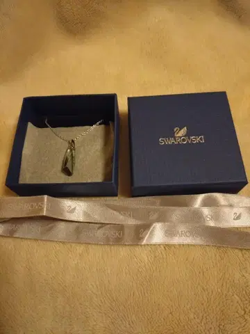 미사용 새상품 Swarovski 그레이 펜던트 목걸이