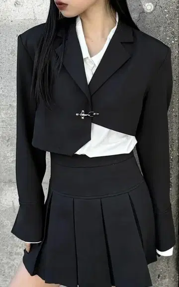 LVEU. 아지메 크롭 자켓