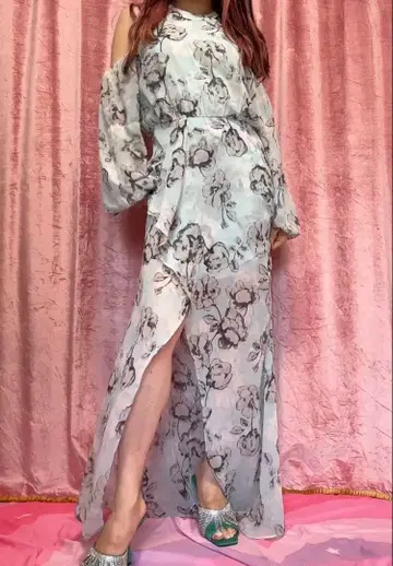 10/9(목) 처분 BCBGMAXAZRIA 오프숄더 드레스
