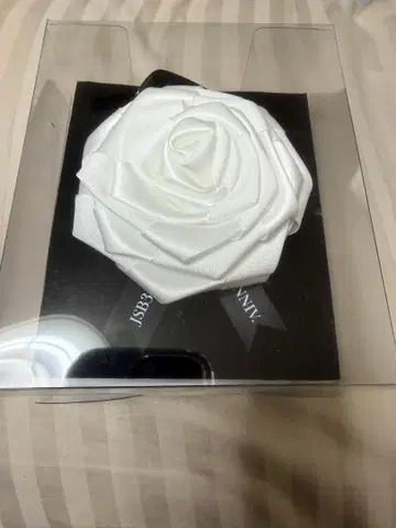 3대째 JSB 업그레이드 혜택 로즈 코사지