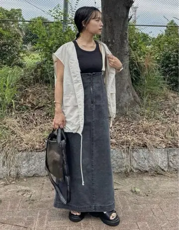 새상품급 시마무라 megumi 콜라보 데님 오버롤 스커트
