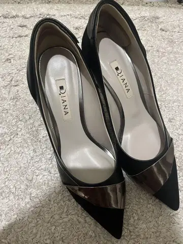 DIANA 블랙 실버 하이힐