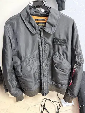 ALPHA INDUSTRIES MA-1 플라이트 자켓 블랙