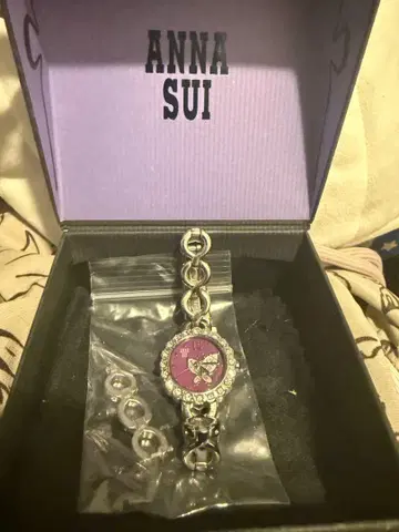 ANNA SUI 나비 모티브 손목시계