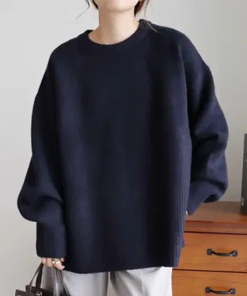 reca 볼륨 소매 니트 풀오버 네이비 프리 사이즈