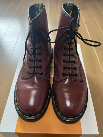 닥터마틴 잉글랜드제 UK9 체리 레드