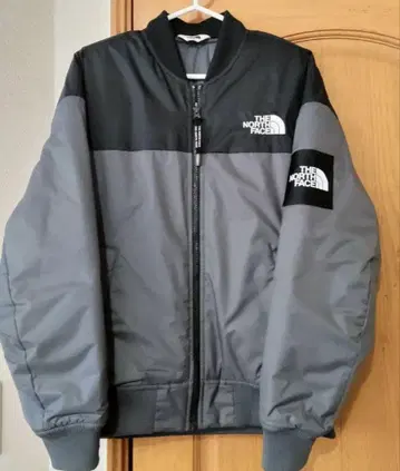 THE NORTH FACE 다운 자켓 그레이/블랙