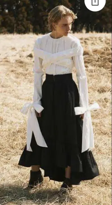IRENE 화이트 리본 긴팔 블라우스