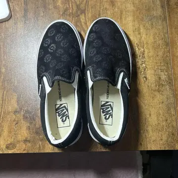 VANS 스컬 패턴 슬립온 블랙