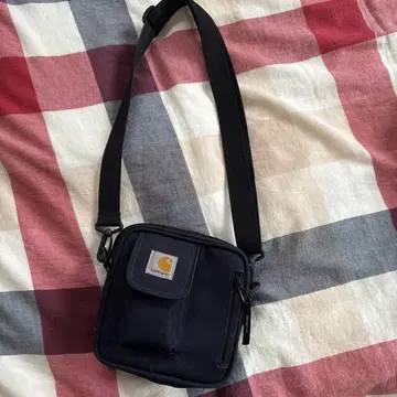 Carhartt 네이비 숄더백