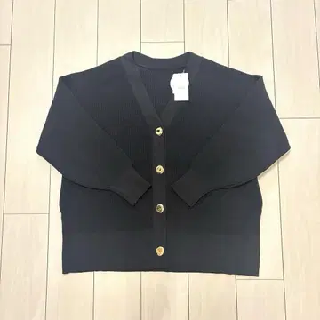 미사용 새상품 데코 버튼 BIG V 가디건 로리즈팜 블랙 F