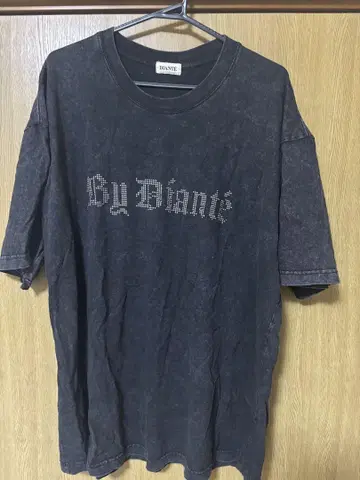 DIANTE STUDS VINTAGE TEE