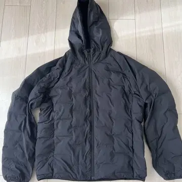 UNIQLO PUFFTECH 다운 자켓 블랙 L