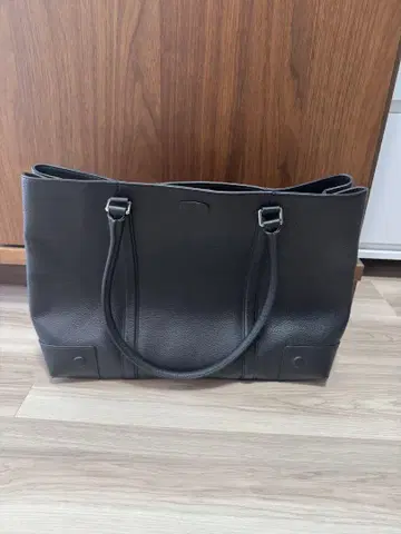 블랙 토트백 합성 피혁