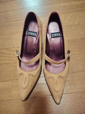 ZINDA 베이지 하이힐 펌프스